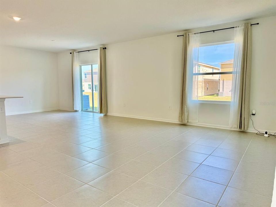 En Renta: $2,400 (4 camas, 2 baños, 1874 Pies cuadrados)