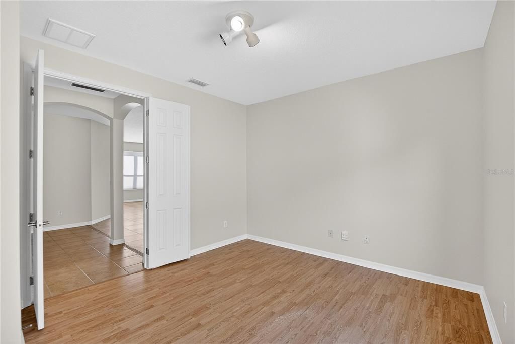 На продажу: $450,000 (3 спален, 2 ванн, 2300 Квадратных фут)