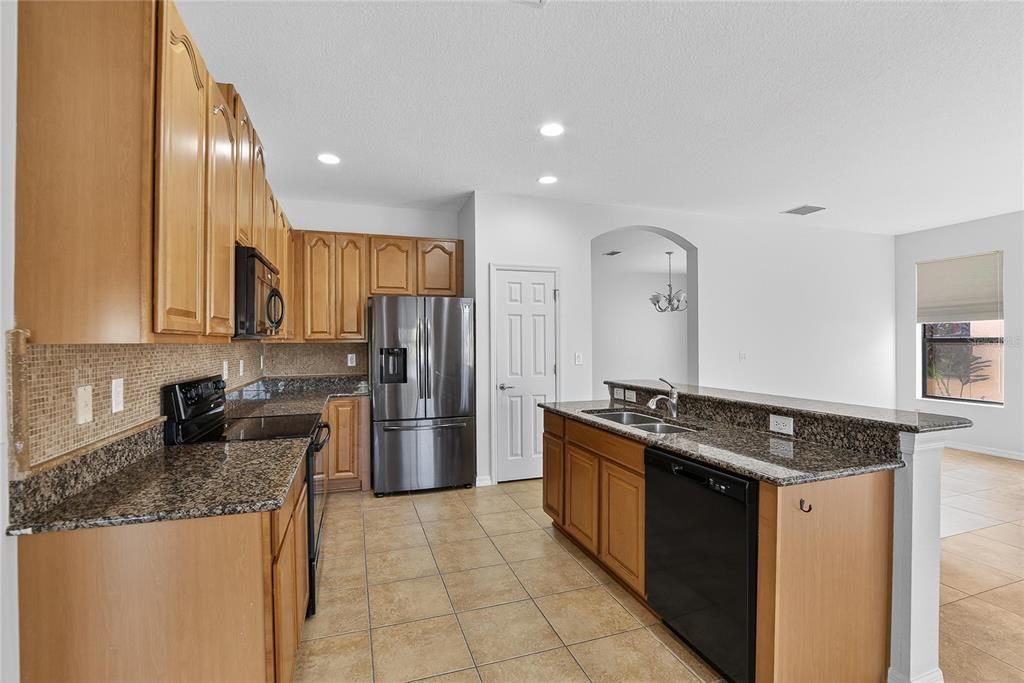 На продажу: $450,000 (3 спален, 2 ванн, 2300 Квадратных фут)