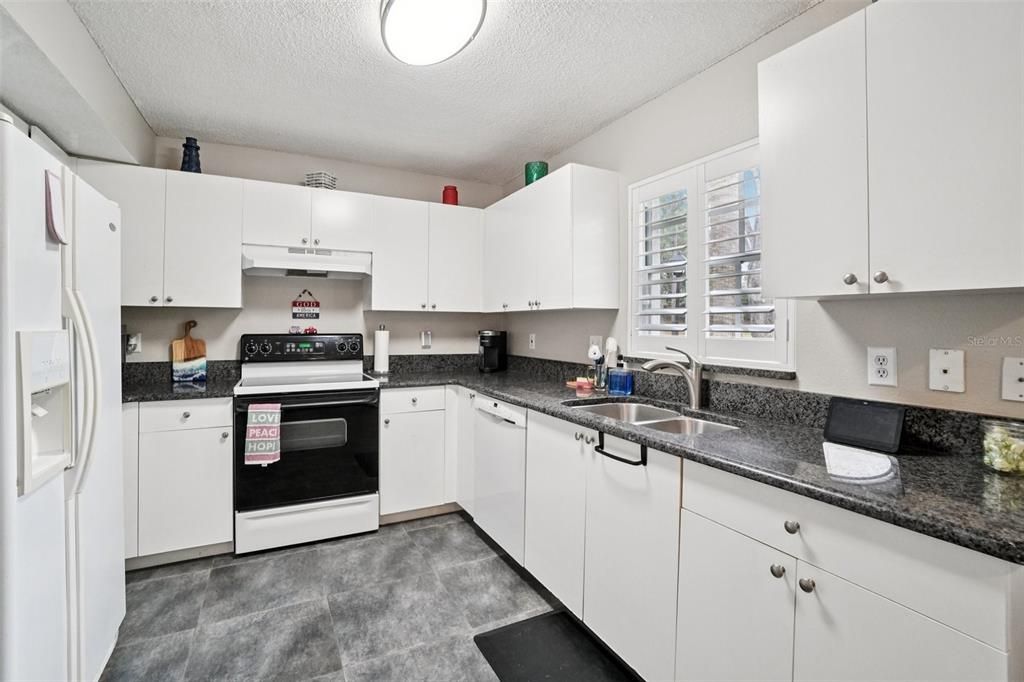 En Venta: $298,500 (2 camas, 2 baños, 1435 Pies cuadrados)