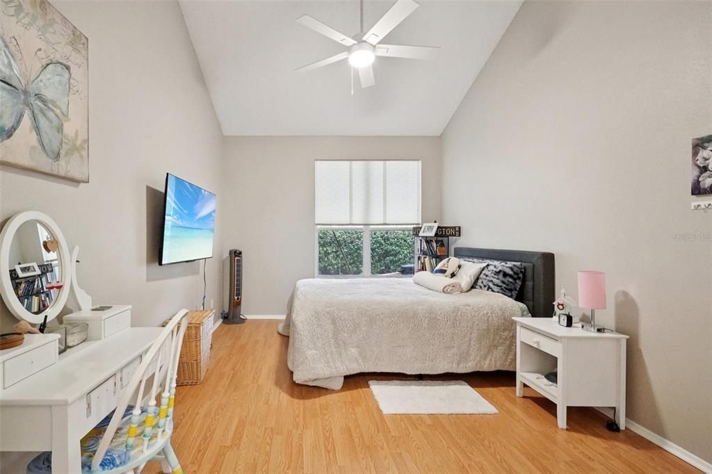 En Venta: $298,500 (2 camas, 2 baños, 1435 Pies cuadrados)