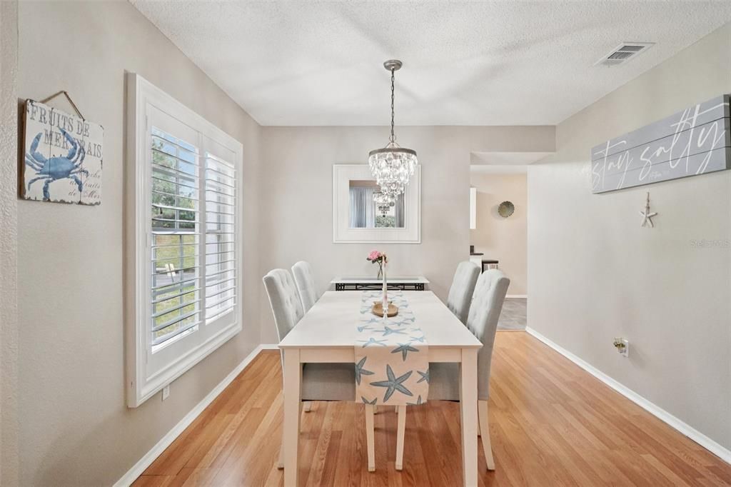 En Venta: $298,500 (2 camas, 2 baños, 1435 Pies cuadrados)