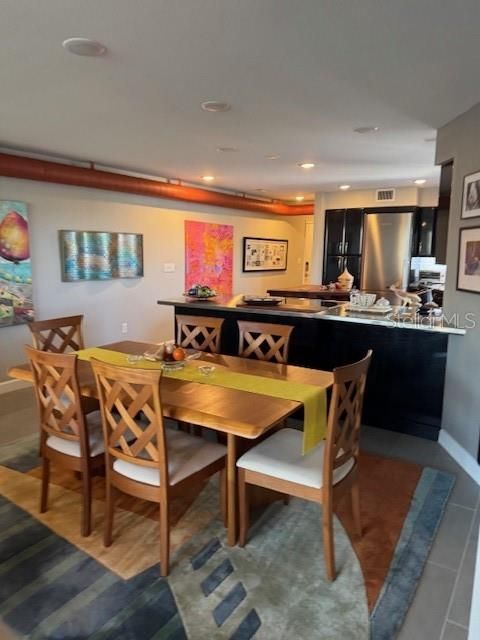 待售: $449,000 (1 贝兹, 1 浴室, 1027 平方英尺)