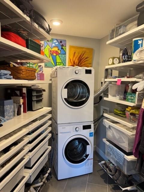 待售: $449,000 (1 贝兹, 1 浴室, 1027 平方英尺)