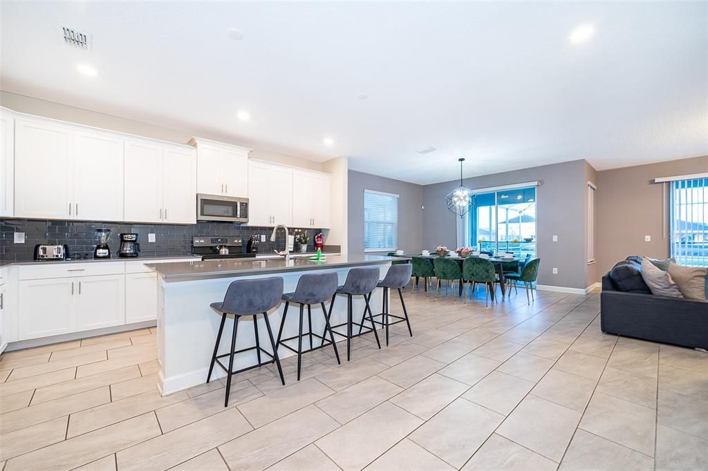 En Venta: $578,000 (6 camas, 5 baños, 3291 Pies cuadrados)