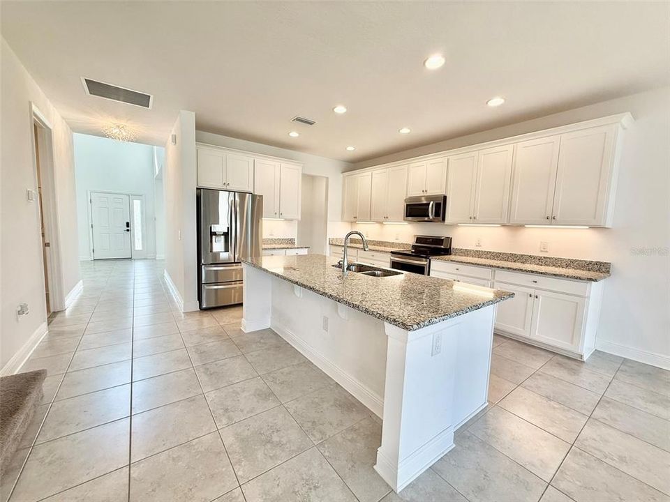 For Rent: $3,100 (5 beds, 3 baths, 3531 Square Feet)