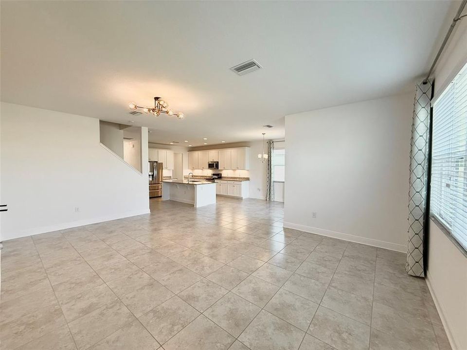 For Rent: $3,100 (5 beds, 3 baths, 3531 Square Feet)