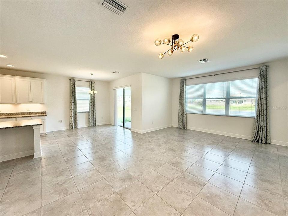 For Rent: $3,100 (5 beds, 3 baths, 3531 Square Feet)