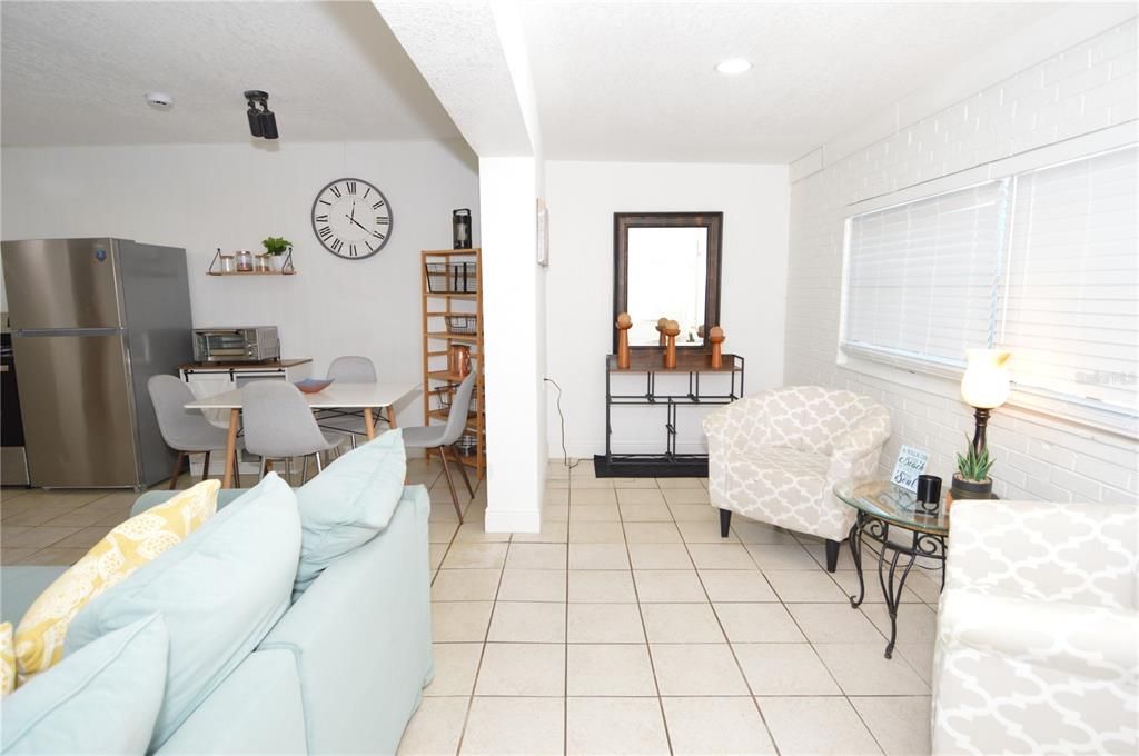 For Rent: $2,300 (1 beds, 1 baths, 625 Square Feet)