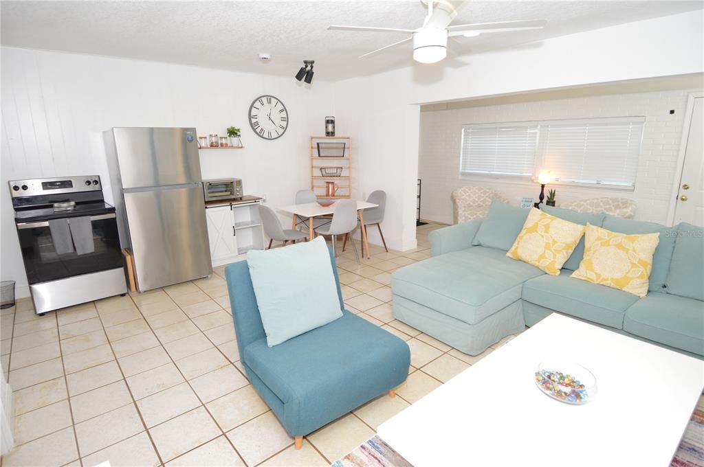 For Rent: $2,300 (1 beds, 1 baths, 625 Square Feet)