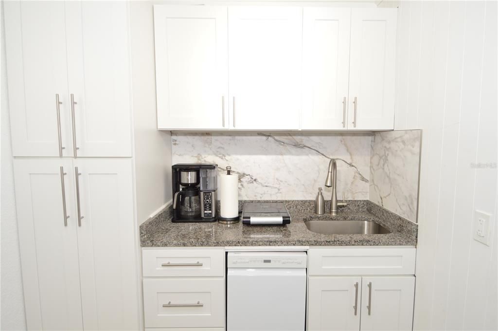 For Rent: $2,300 (1 beds, 1 baths, 625 Square Feet)