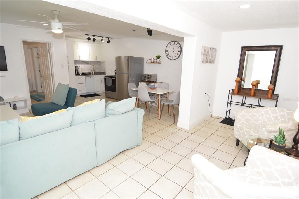 For Rent: $2,300 (1 beds, 1 baths, 625 Square Feet)