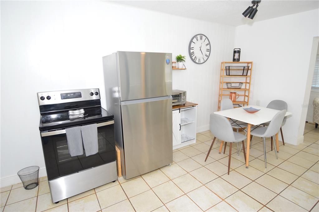 For Rent: $2,300 (1 beds, 1 baths, 625 Square Feet)