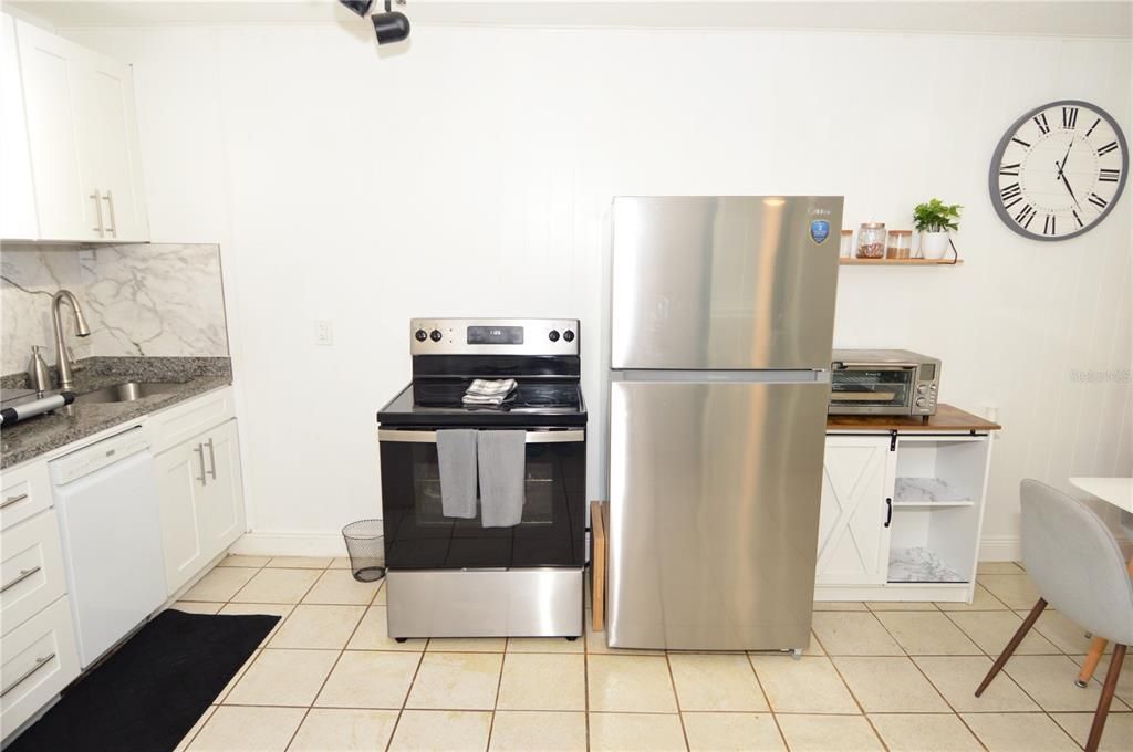 For Rent: $2,300 (1 beds, 1 baths, 625 Square Feet)