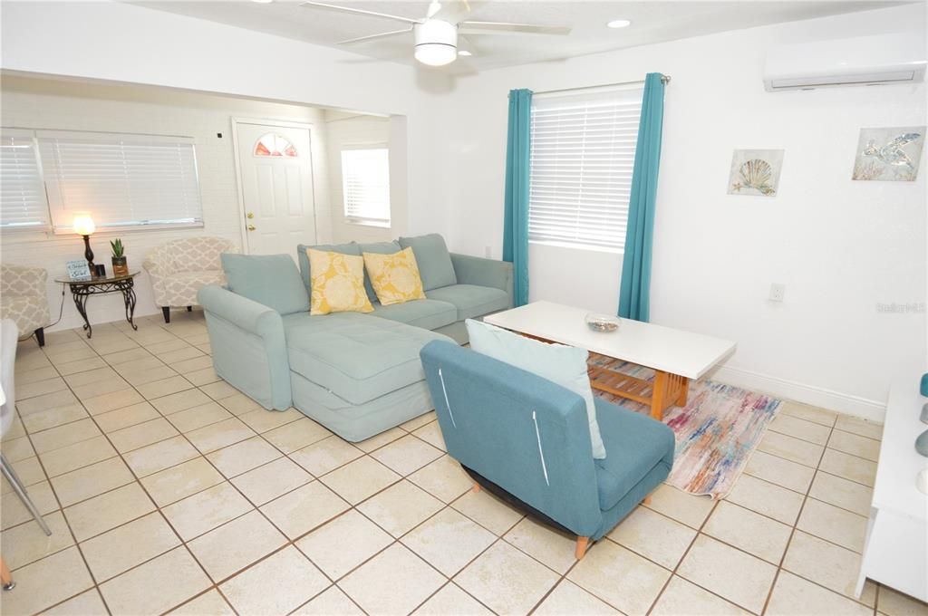 For Rent: $2,300 (1 beds, 1 baths, 625 Square Feet)