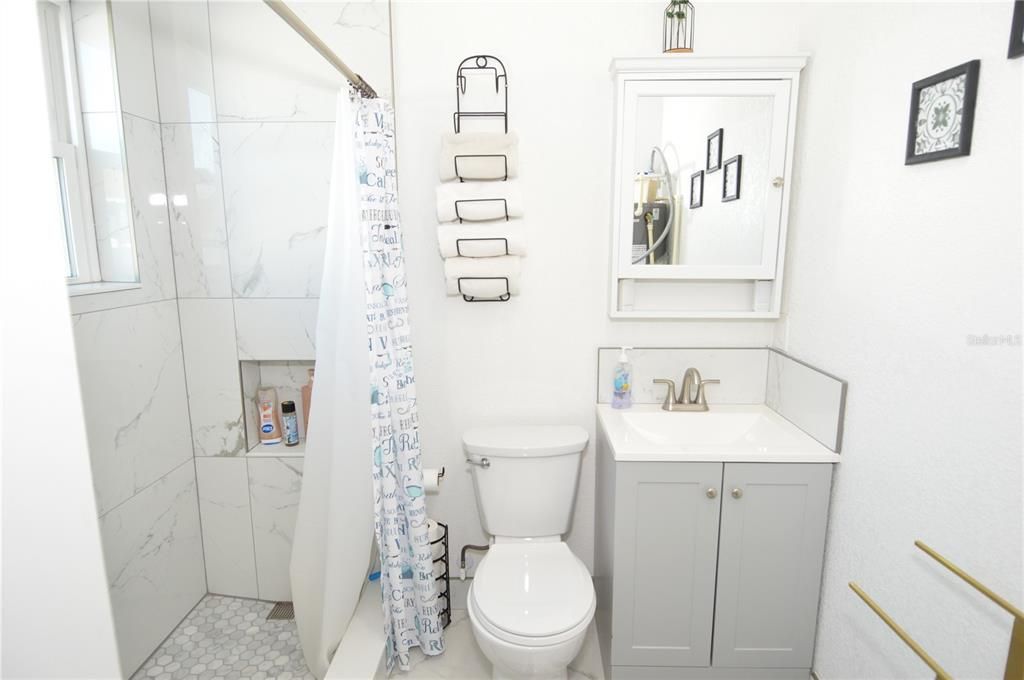 For Rent: $2,300 (1 beds, 1 baths, 625 Square Feet)