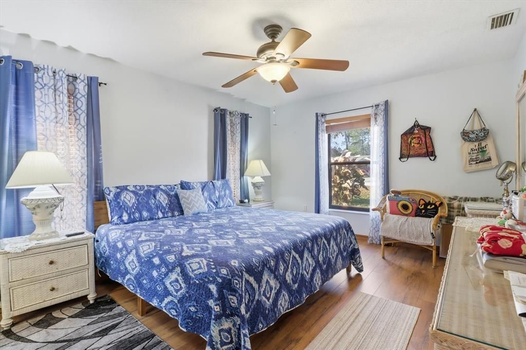 For Sale: $198,920 (2 beds, 2 baths, 1152 Square Feet)