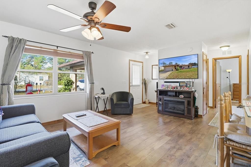 For Sale: $198,920 (2 beds, 2 baths, 1152 Square Feet)