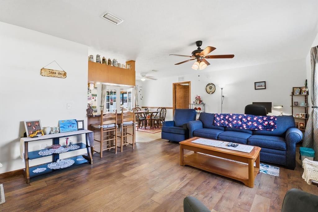 For Sale: $198,920 (2 beds, 2 baths, 1152 Square Feet)