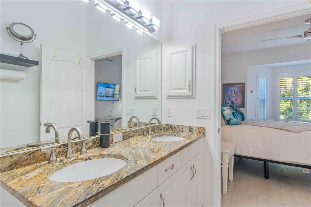 待售: $359,000 (2 贝兹, 2 浴室, 1437 平方英尺)