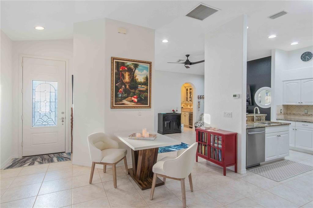 待售: $359,000 (2 贝兹, 2 浴室, 1437 平方英尺)