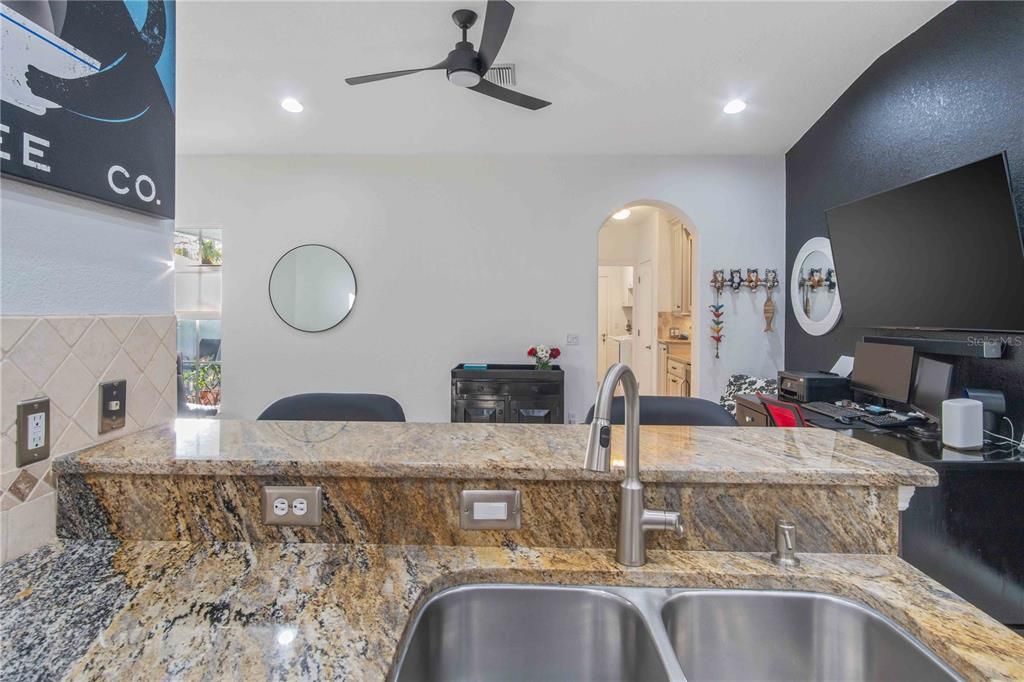 待售: $359,000 (2 贝兹, 2 浴室, 1437 平方英尺)