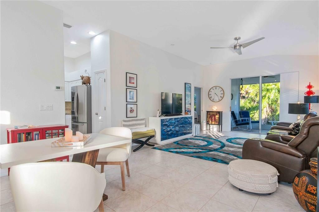 待售: $359,000 (2 贝兹, 2 浴室, 1437 平方英尺)