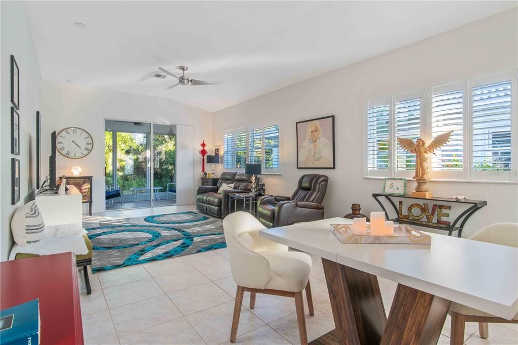 待售: $359,000 (2 贝兹, 2 浴室, 1437 平方英尺)