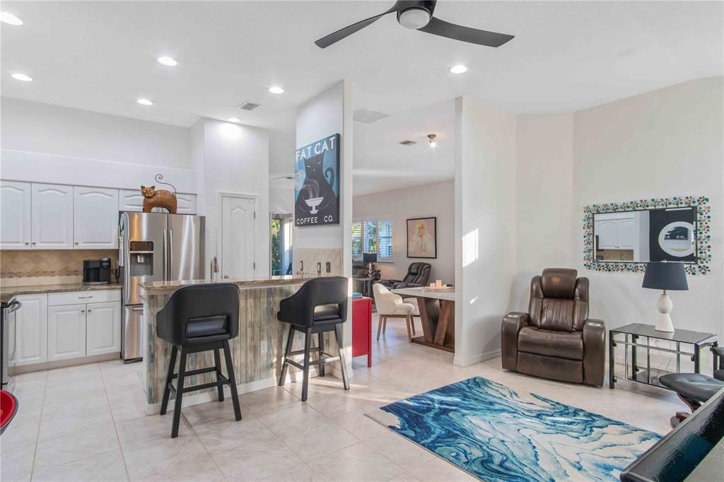 待售: $359,000 (2 贝兹, 2 浴室, 1437 平方英尺)