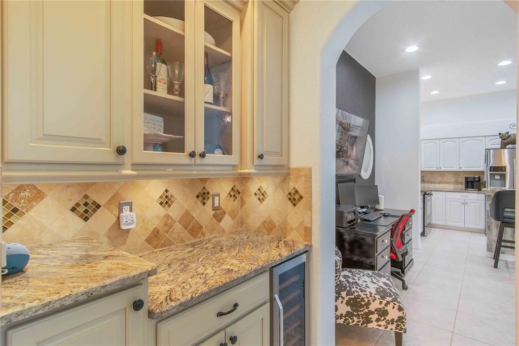 待售: $359,000 (2 贝兹, 2 浴室, 1437 平方英尺)