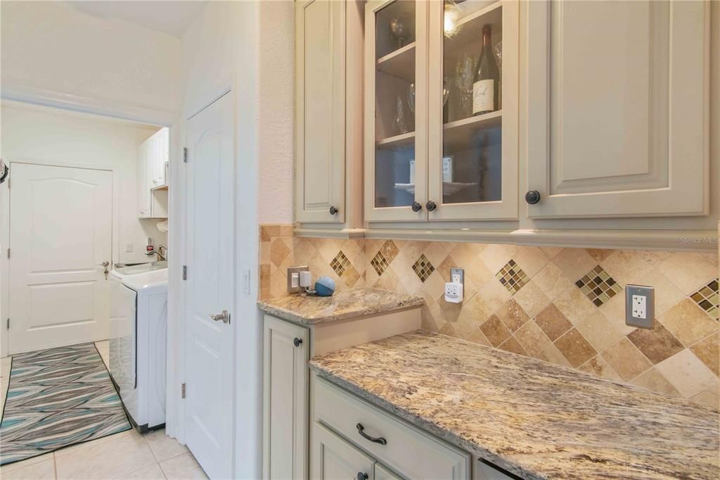 待售: $359,000 (2 贝兹, 2 浴室, 1437 平方英尺)