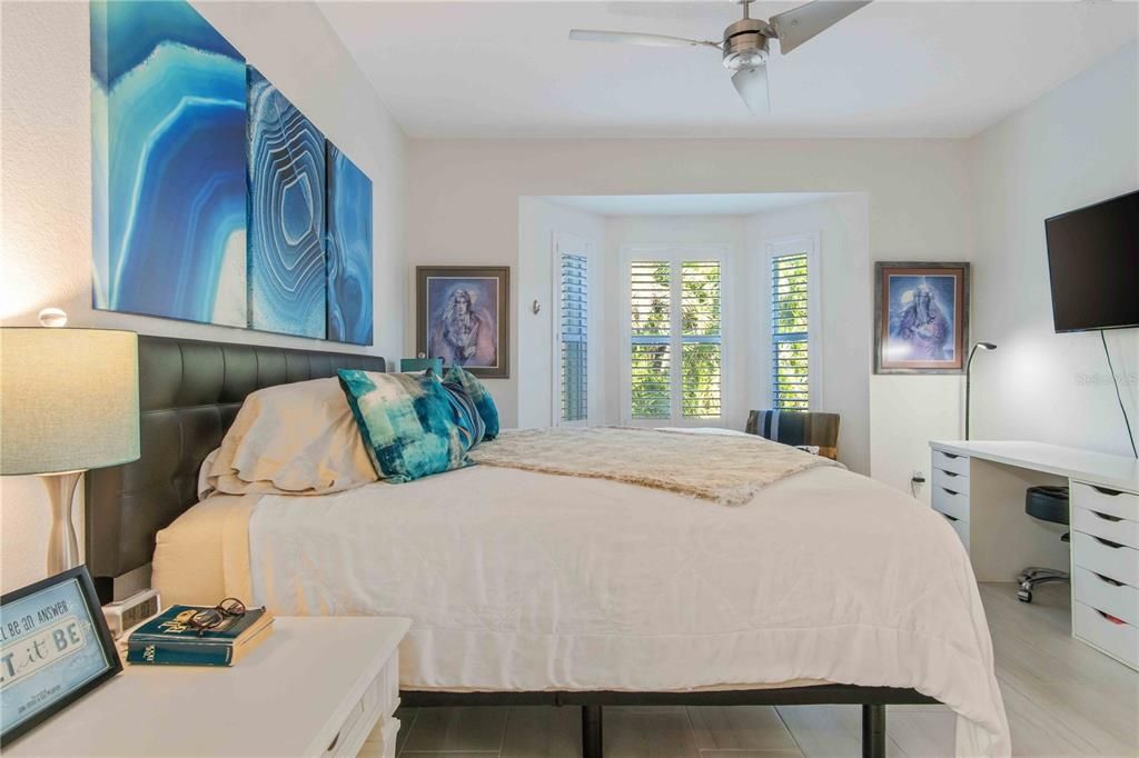 待售: $359,000 (2 贝兹, 2 浴室, 1437 平方英尺)