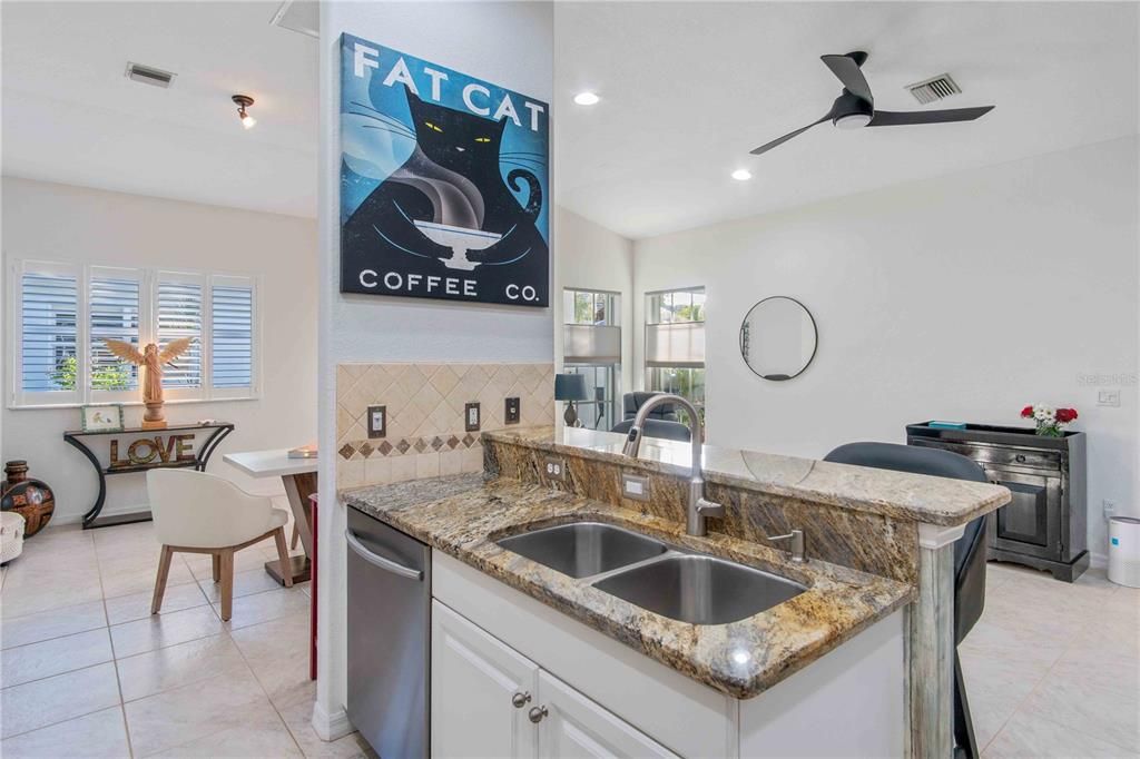 待售: $359,000 (2 贝兹, 2 浴室, 1437 平方英尺)