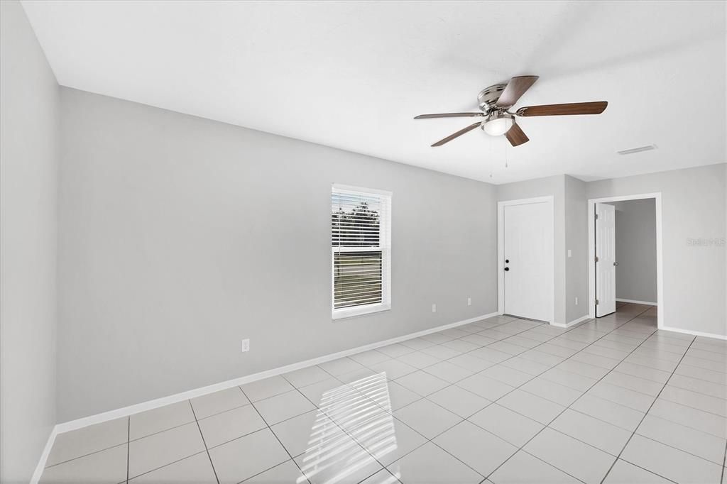 На продажу: $309,900 (4 спален, 0 ванн, 2016 Квадратных фут)