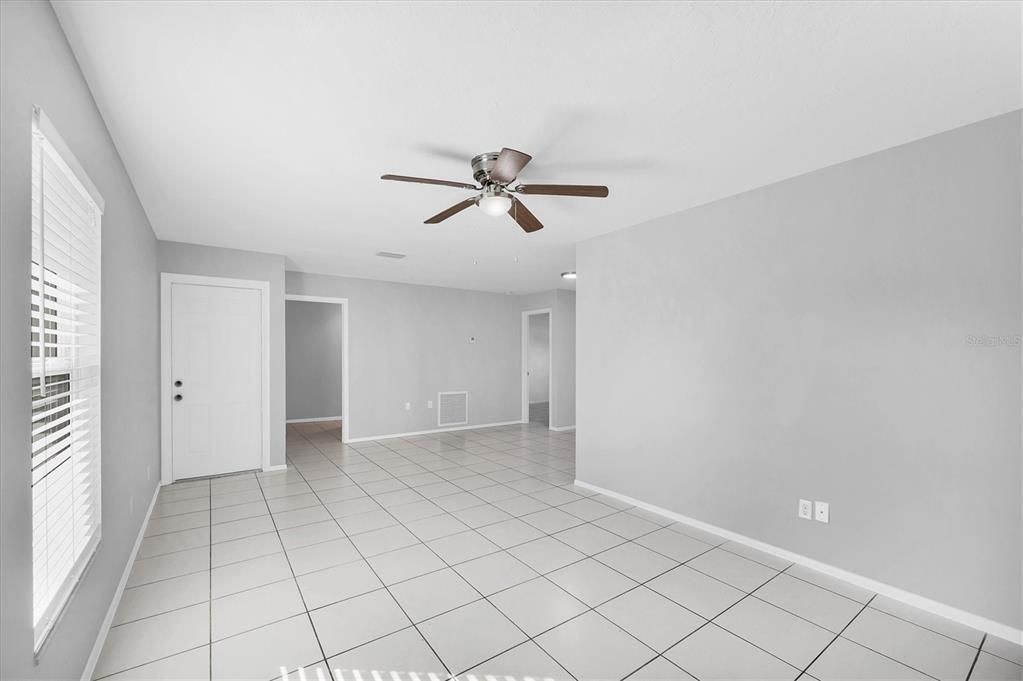 На продажу: $309,900 (4 спален, 0 ванн, 2016 Квадратных фут)