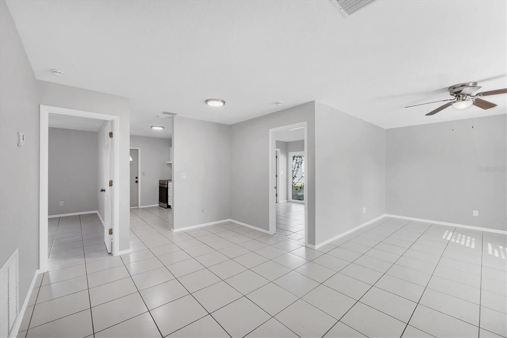 На продажу: $309,900 (4 спален, 0 ванн, 2016 Квадратных фут)