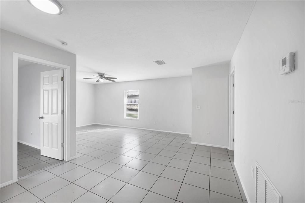 На продажу: $309,900 (4 спален, 0 ванн, 2016 Квадратных фут)