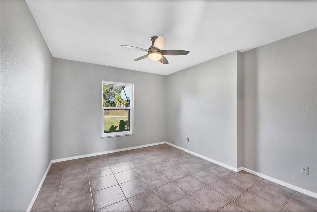 На продажу: $309,900 (4 спален, 0 ванн, 2016 Квадратных фут)