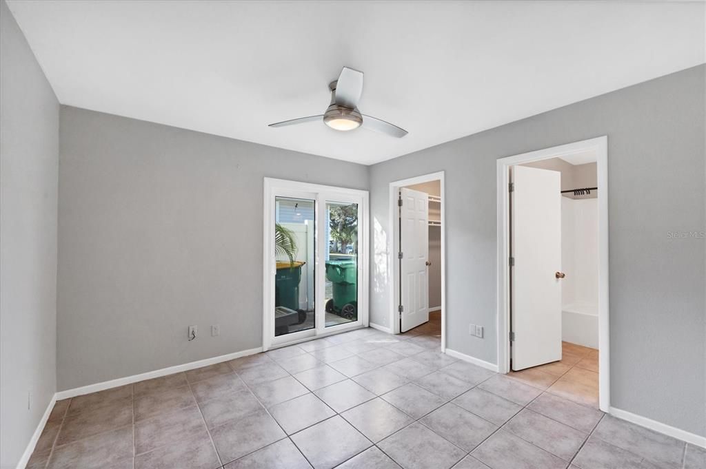 На продажу: $309,900 (4 спален, 0 ванн, 2016 Квадратных фут)