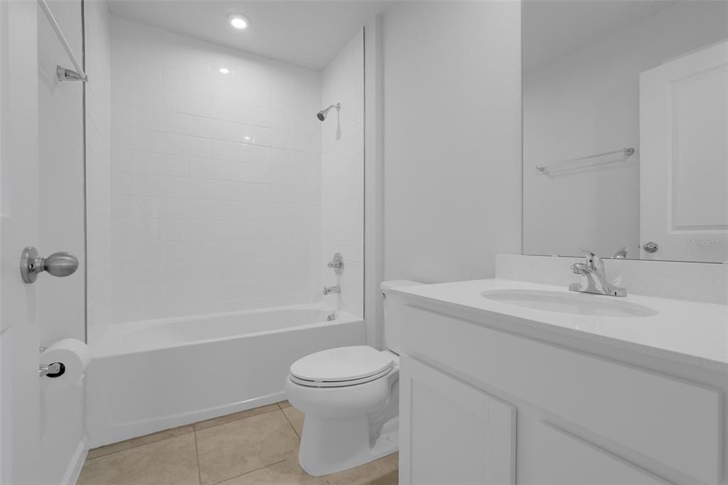 出租: $2,300 (4 贝兹, 2 浴室, 2232 平方英尺)