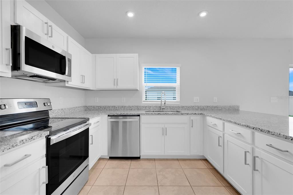 出租: $2,300 (4 贝兹, 2 浴室, 2232 平方英尺)