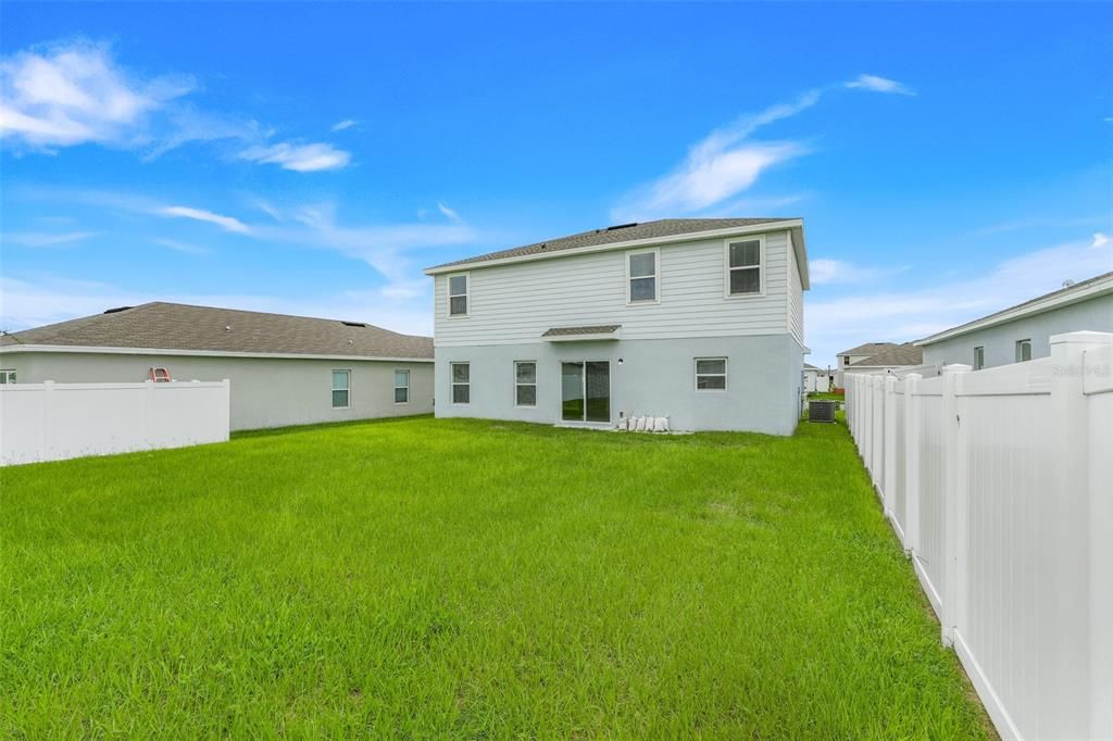 出租: $2,300 (4 贝兹, 2 浴室, 2232 平方英尺)