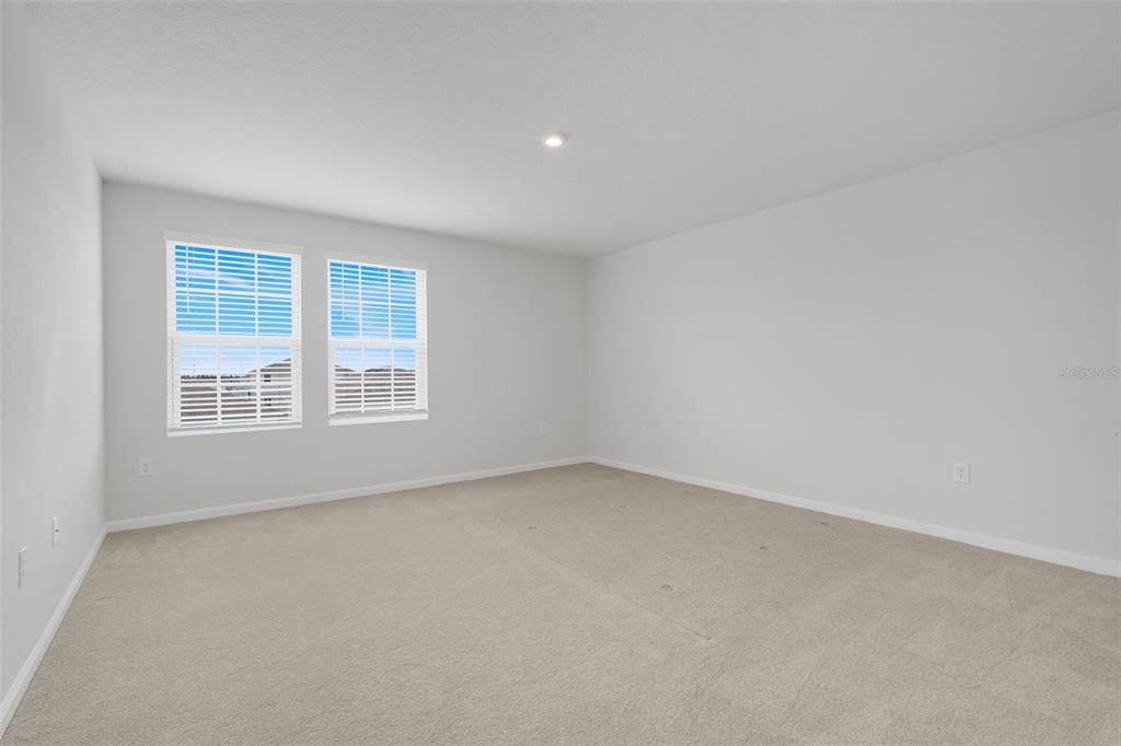 出租: $2,300 (4 贝兹, 2 浴室, 2232 平方英尺)