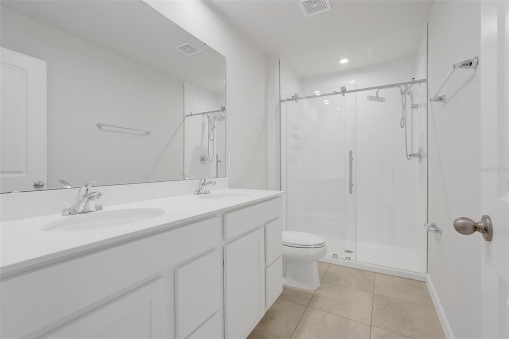 出租: $2,300 (4 贝兹, 2 浴室, 2232 平方英尺)