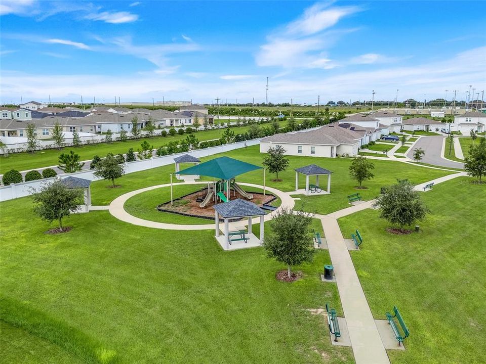 出租: $2,300 (4 贝兹, 2 浴室, 2232 平方英尺)