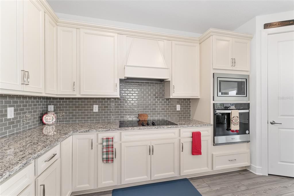 For Sale: $452,500 (3 beds, 2 baths, 2217 Square Feet)