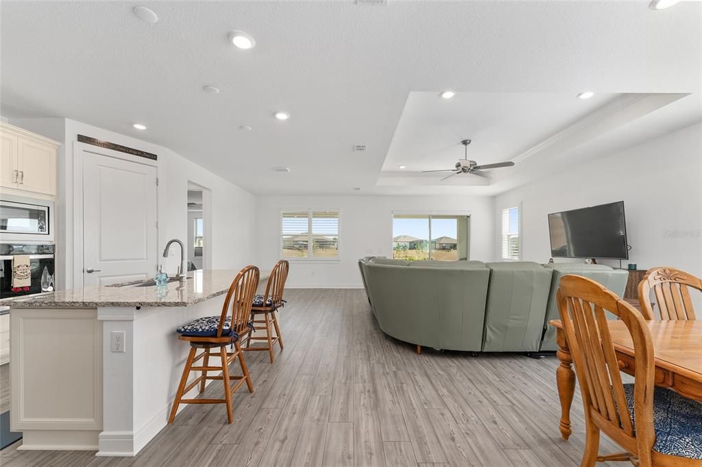 For Sale: $452,500 (3 beds, 2 baths, 2217 Square Feet)