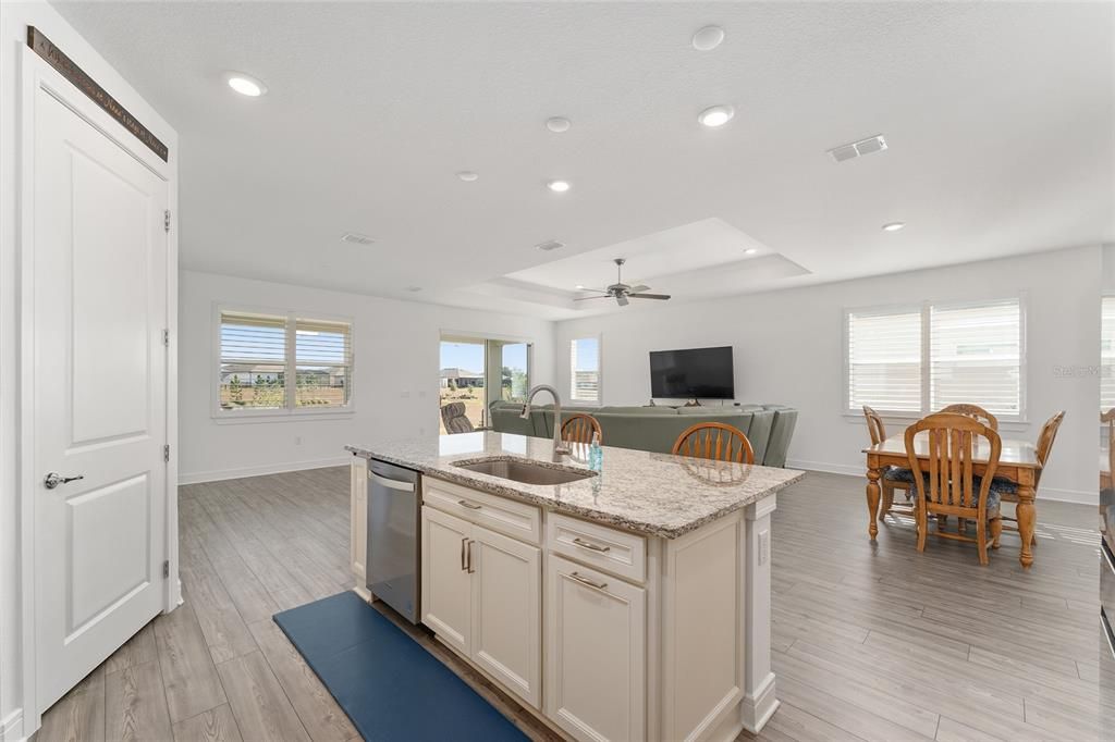 For Sale: $452,500 (3 beds, 2 baths, 2217 Square Feet)