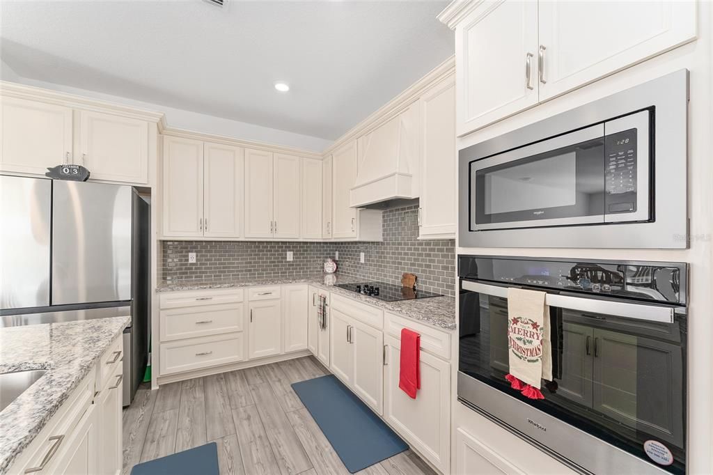 For Sale: $452,500 (3 beds, 2 baths, 2217 Square Feet)