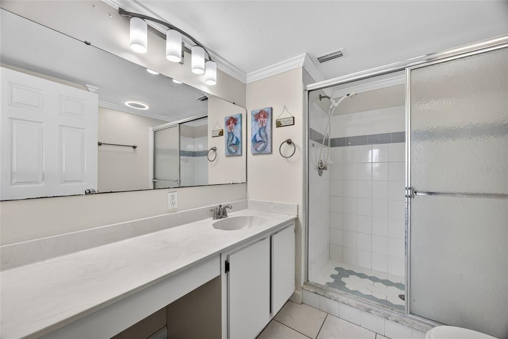 На продажу: $145,000 (2 спален, 2 ванн, 1044 Квадратных фут)